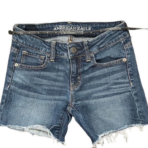 American Eagle Distressed Stretch Denim Cut-Off & Frayed‎ Shorts — SZ 0 LIKE NEW - Picture 9 of 12
